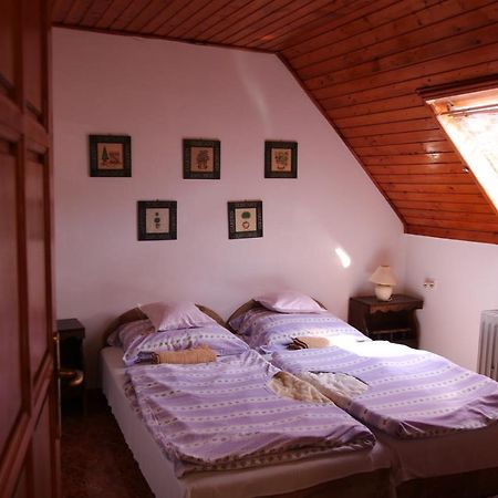 Orosz Apartmanhaz Дьюла Экстерьер фото