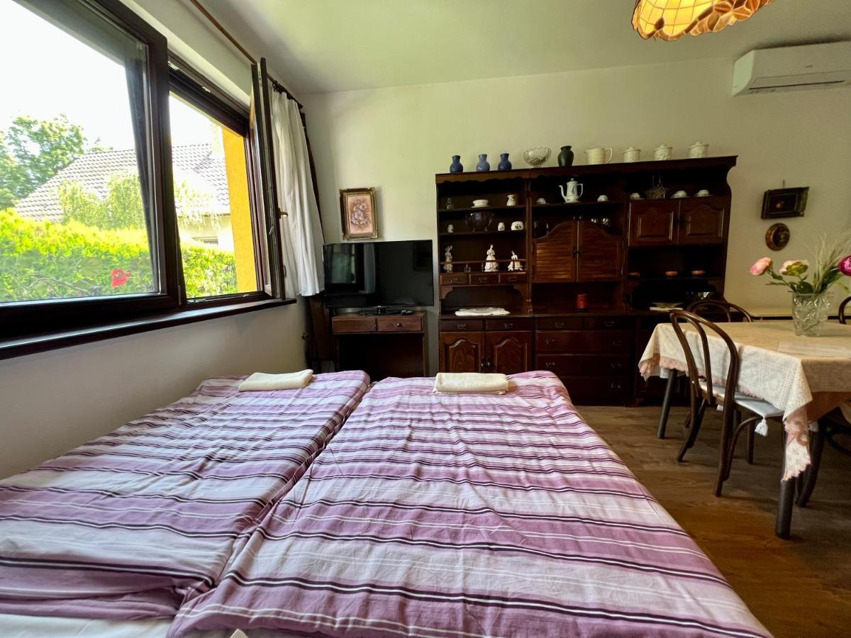 Orosz Apartmanhaz Дьюла Экстерьер фото