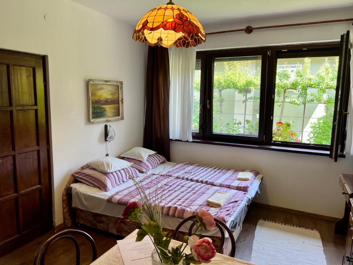 Orosz Apartmanhaz Дьюла Экстерьер фото