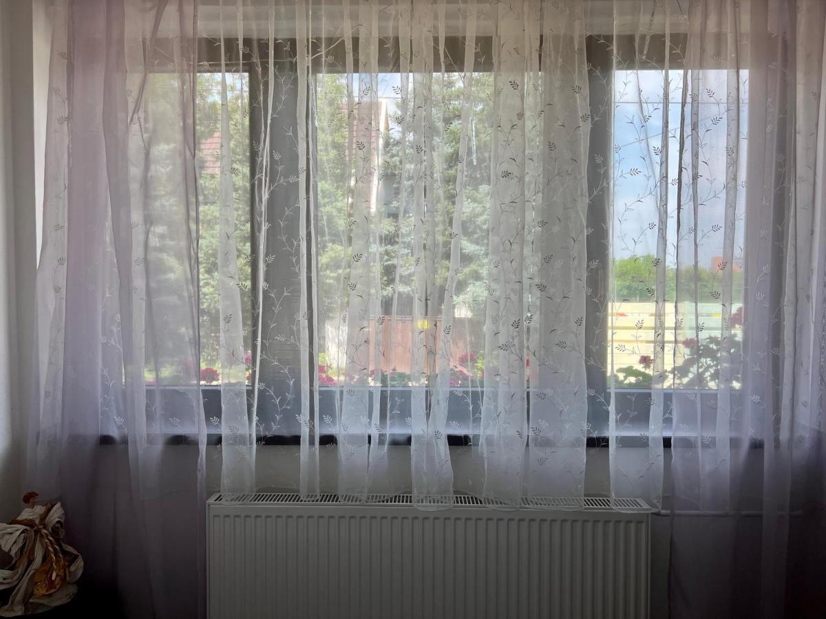 Orosz Apartmanhaz Дьюла Экстерьер фото