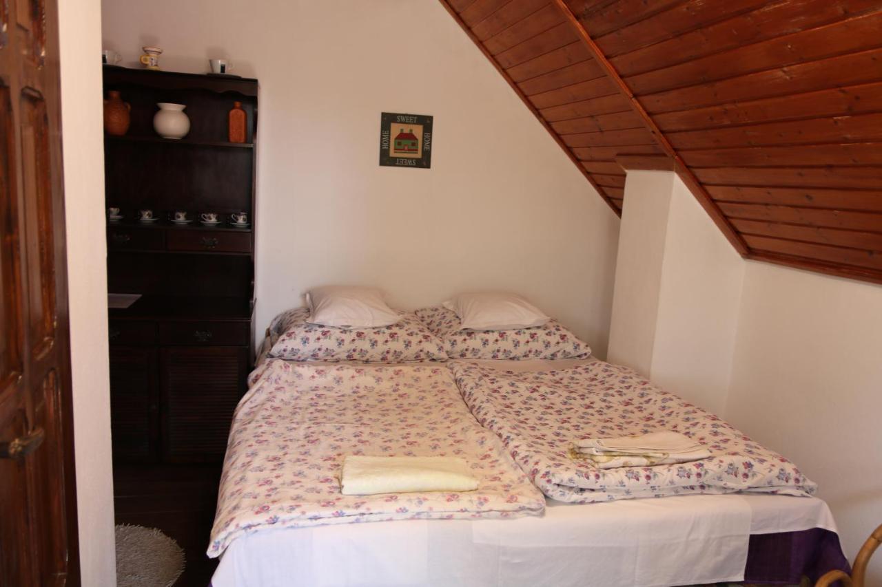 Orosz Apartmanhaz Дьюла Экстерьер фото