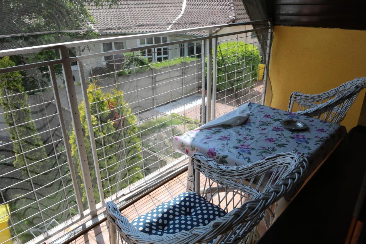 Orosz Apartmanhaz Дьюла Экстерьер фото